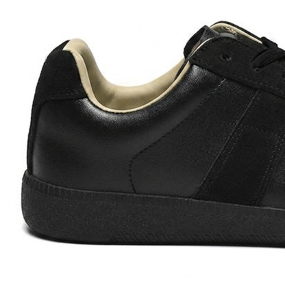 Como Lake Sneaker - All Black