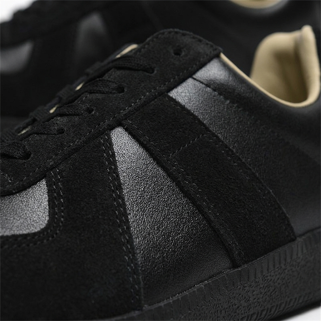 Como Lake Sneaker - All Black