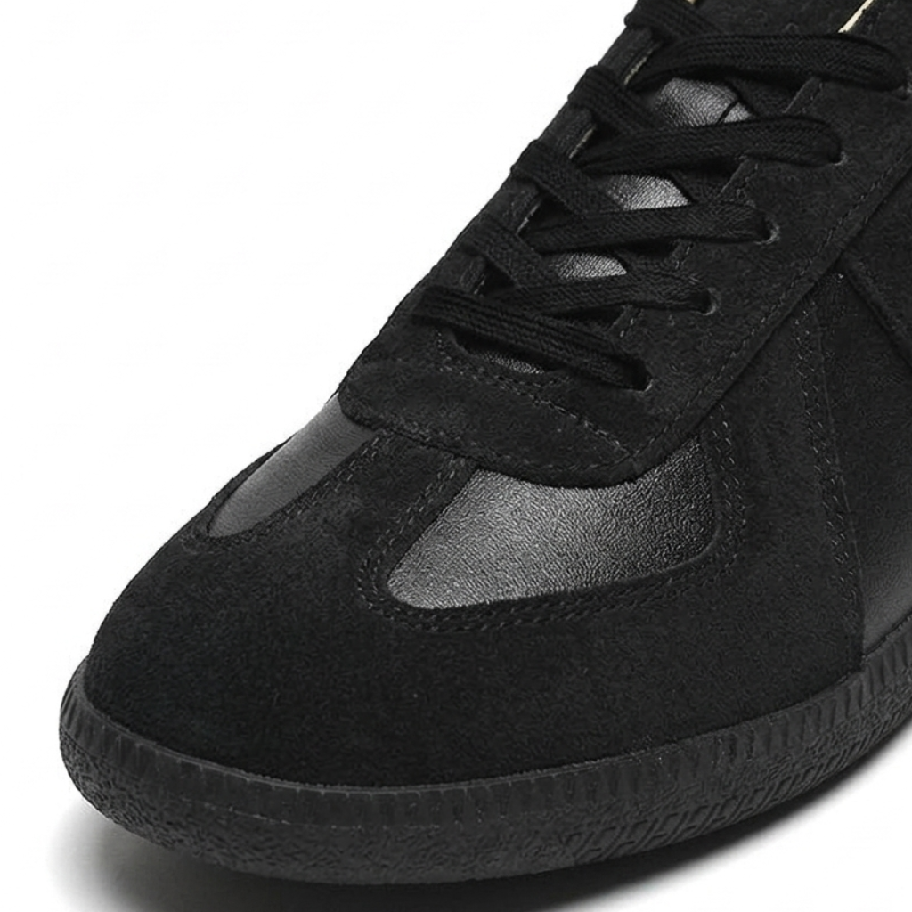 Como Lake Sneaker - All Black