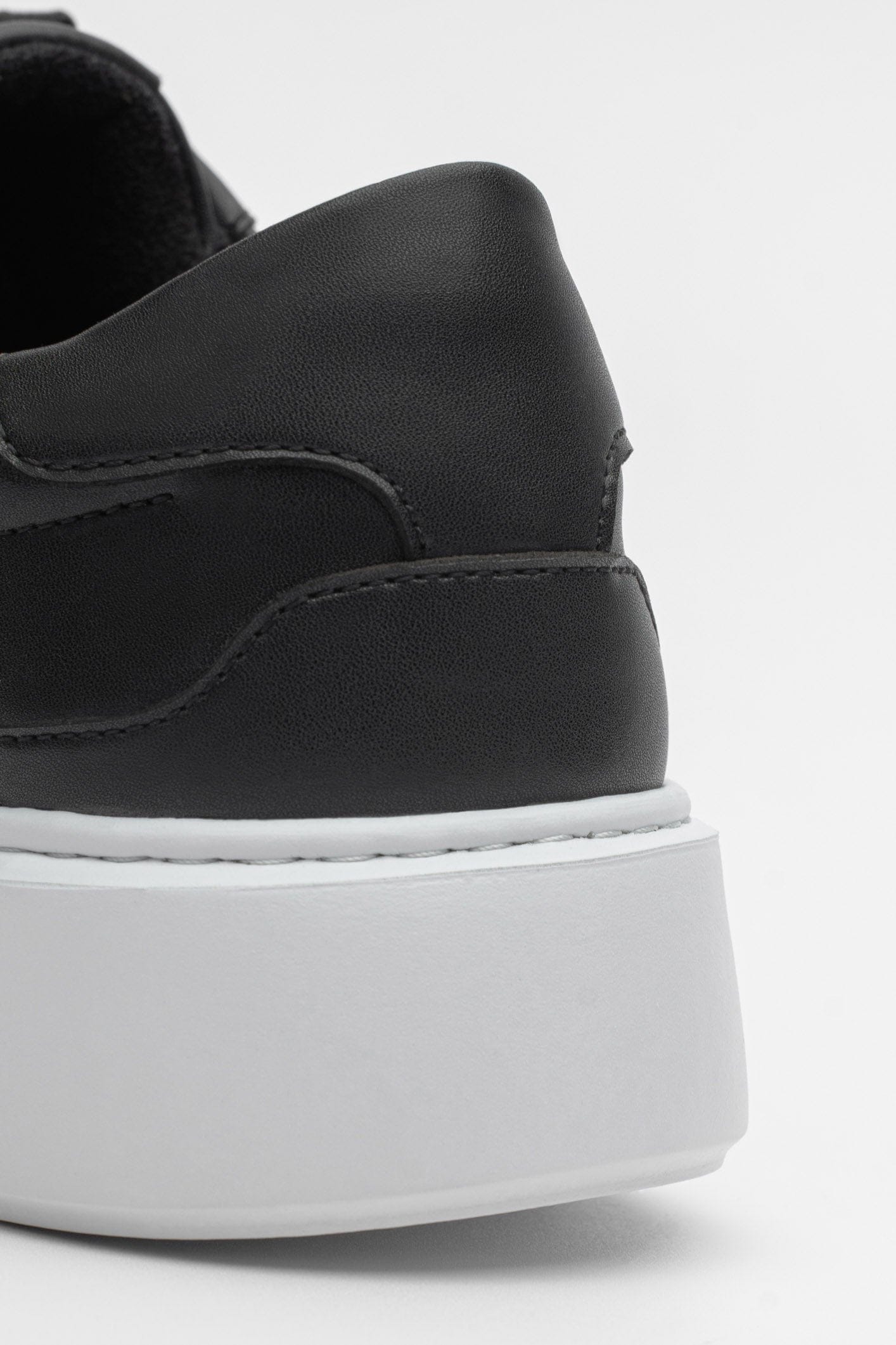 Boston Leather Trainer - Black